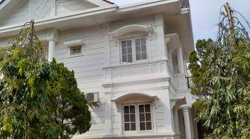 Gambar 1 Rumah 2 Lantai Bagus Timur