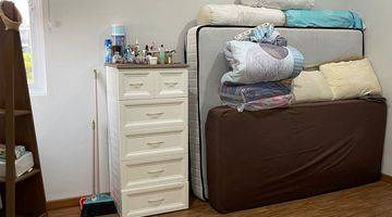 kamar tidur rumah metland puri luxurious design