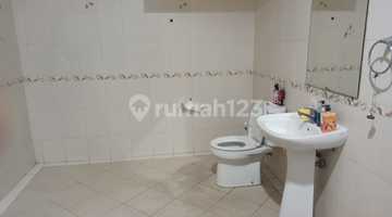 kamar mandi rumah bagus unfurnished shm di