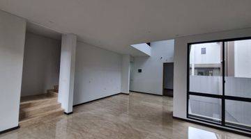foto lainnya rumah 3 lantai bagus unfurnished