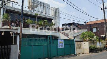 Gambar 3 Rumah Pusat Kota Daerah Tidar Ramai Padat Penduduk Asem Raya Mulia Surabaya, Row Jalan Lebar, Cocok Untuk Tempat Usaha Ataupun Tempat Tinggal