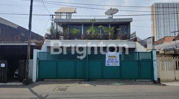 Gambar 2 Rumah Pusat Kota Daerah Tidar Ramai Padat Penduduk Asem Raya Mulia Surabaya, Row Jalan Lebar, Cocok Untuk Tempat Usaha Ataupun Tempat Tinggal