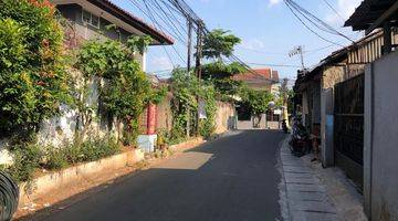 Gambar 2 Rumah Tua hitung tanah, cocok untuk usaha kost di Jl. Hidup Baru - Gandaria, Jakarta Selatan