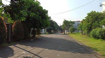 Gambar 4 Rumah Hitung Tanah 2 Lantai Depan Masjid Blok A, Cinere. 