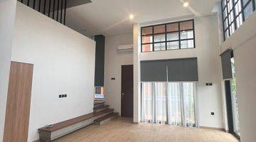 Gambar 2 Kemang - Jual Cepat 4,9 Milyar, Town House Di Kemang Raya , Rumah Baru Semi Furnished 