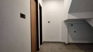 Gambar 3 Kemang - Jual Cepat 4,9 Milyar, Town House Di Kemang Raya , Rumah Baru Semi Furnished 