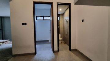 Gambar 4 Kemang - Jual Cepat 4,9 Milyar, Town House Di Kemang Raya , Rumah Baru Semi Furnished 