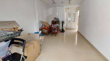 Gambar 3 Dijual Cepat Rumah Lama 1,5 Lantai Di Menteng, Prime Area