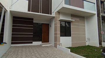 Gambar 1 Rumah Modern di Komplek Dkt Margahayu Bandung