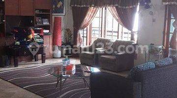 ruang keluarga rumah semi furniture siap huni