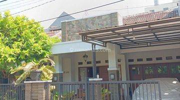 tampak depan dijual rumah shm di perumahan