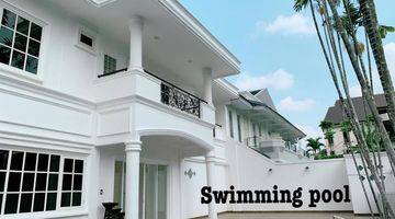 Gambar 4 Dijual Rumah di Kemang, Jakarta Selatan Ada Private Pool dan Siap HuniRumah baru dapat 3 lampu cristal baru

- Luas tanah 973 m² (SHM)
- Bentuk tanah kotak
- Ukuran 24 mtr x 40,5 mtr (Hook)
- Luas bangunan -/+ 1.100 m²
- 2 Lantai
- Rumah hadap utara
- Beb