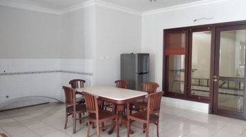 ruang makan disewakam rumah wisata bukit mas