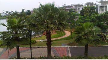 Gambar 1 Grisea Lakeview The Springs Summarecon Gading Serpong Rumah Depan Danau Huk Cantik Jarang Ada