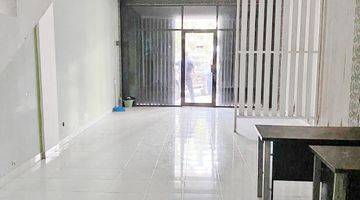 ruang tamu ruko di fiera residence graha