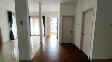 ruang tamu rumah bagus di bintaro kebayoran
