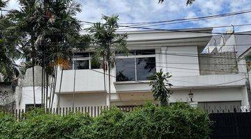 tampak depan dijual rumah di kebayoran baru