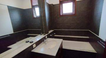 kamar mandi spacious modern minimalis house in