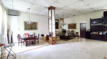 ruang tamu dijual rumah di kebayoran baru