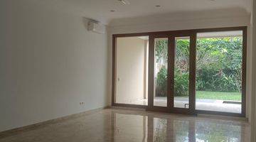 Gambar 4 Excellent House, Nice Pool And Comfy 4 Bedrooms At Pejaten Area