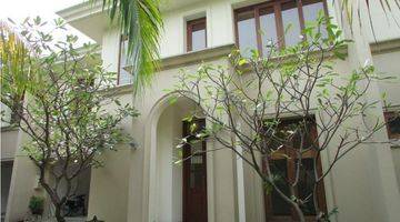 Gambar 1 Excellent House, Nice Pool And Comfy 4 Bedrooms At Pejaten Area