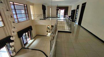 Gambar 2 DIJUAL RUMAH LUX & SEMI FURNISHED & STRATEGIS 2 LANTAI

Sayap BKR / Sriwijaya / Soekarno Hatta
