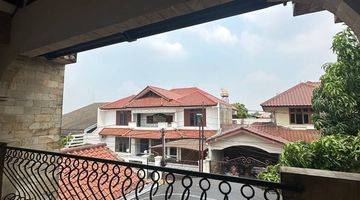 Gambar 3 Rumah 2 Lantai Bagus SHM di Jalan Pondok Bambu, Jakarta Timur