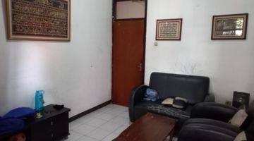 Gambar 4 Rumah Lama 2 lantai Terawat Sayap Buah Batu BKR