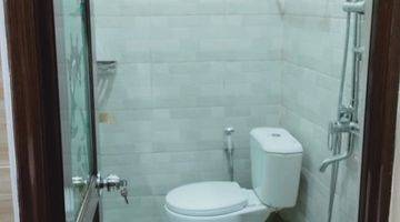 kamar mandi hotel bagus dan terawat fasilitas
