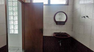 kamar mandi rumah strategis siap huni di