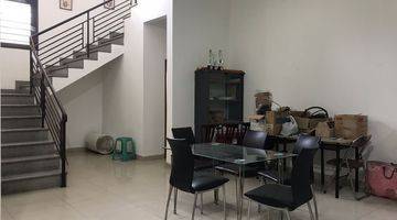 ruang keluarga rumah modern minimalis furnished mekar