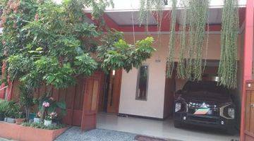 garasi/carport rumah modern nyaman dan tenang