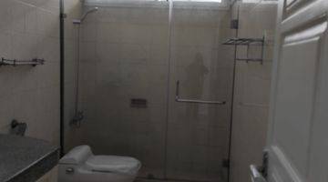 Gambar 5 Rumah 2 Lantai Bagus Semi Furnished SHM di Bukit Hijau, Jakarta Selatan