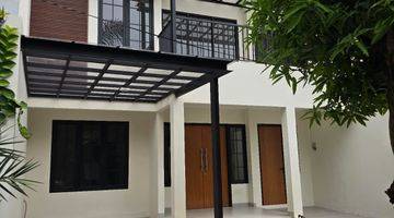 Gambar 1 Rumah 2 Lantai Bagus SHM di Graha Raya, Bintaro Tangerang Selatan