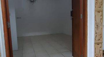 Gambar 2 Rumah 2 Lantai Bagus Semi Furnished SHM di Deplu, Jakarta Selatan