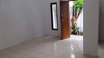 Gambar 3 Rumah 2 Lantai Bagus Semi Furnished SHM di Deplu, Jakarta Selatan