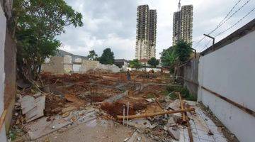 foto lainnya rumah 3 lantai pool di