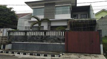 tampak depan rumah murah 2 lantai siap