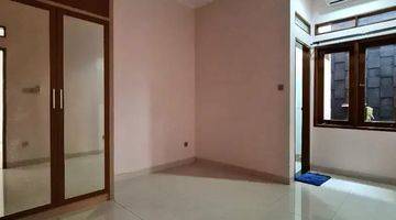 kamar tidur rumah baru di siaga pejaten