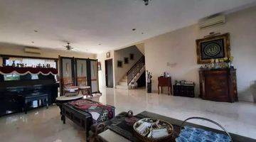 ruang keluarga rumah siap huni di jati