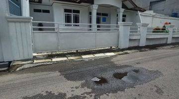 Gambar 1 Rumah luas di bandung tengah buah batu