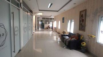 Gambar 1 Gedung bagus buat kantor dan klinik kecantikan salon dll