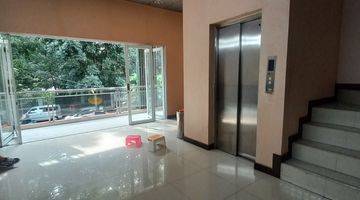 Gambar 5 Gedung bagus buat kantor dan klinik kecantikan salon dll