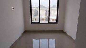 Gambar 4 Dijual Rumah Di Casa Jardin  3 Lantai Shm 