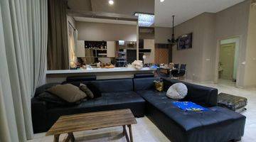 Gambar 1 Dijual Rumah Crown Golf Boulevard 2,5lantai Hadap Timur