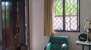 ruang tamu jual rumah asri terawat di
