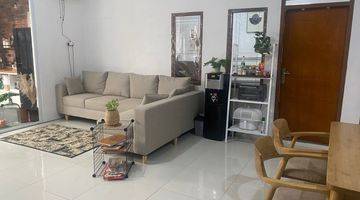 Gambar 2 Rumah 3 Lantai,Rumah Bagus Semi Furnished SHM