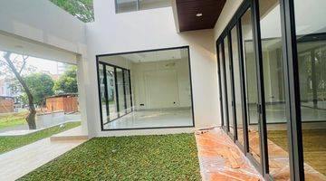 Gambar 3 Rumah Contemporer Design Mewah Foresta Bsd City