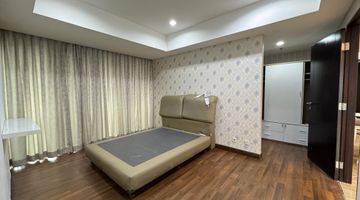 Gambar 2 Sewa Apartemen Royale Springhill 2 Kamar 165 Meter Semifurnish