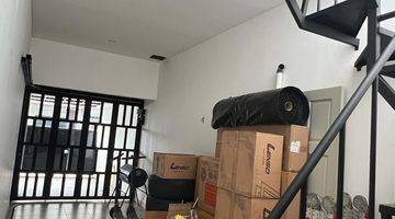 garasi/carport rumah sudah renovasi siap huni